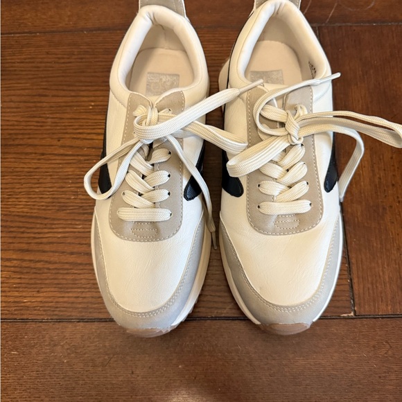 Dolce Vita Bynx lace up black and cream sneakers - Picture 2 of 7